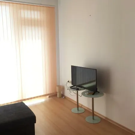 Sunny Day 6 Apartment *