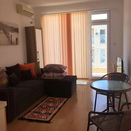 Sunny Day 6 Apartment *